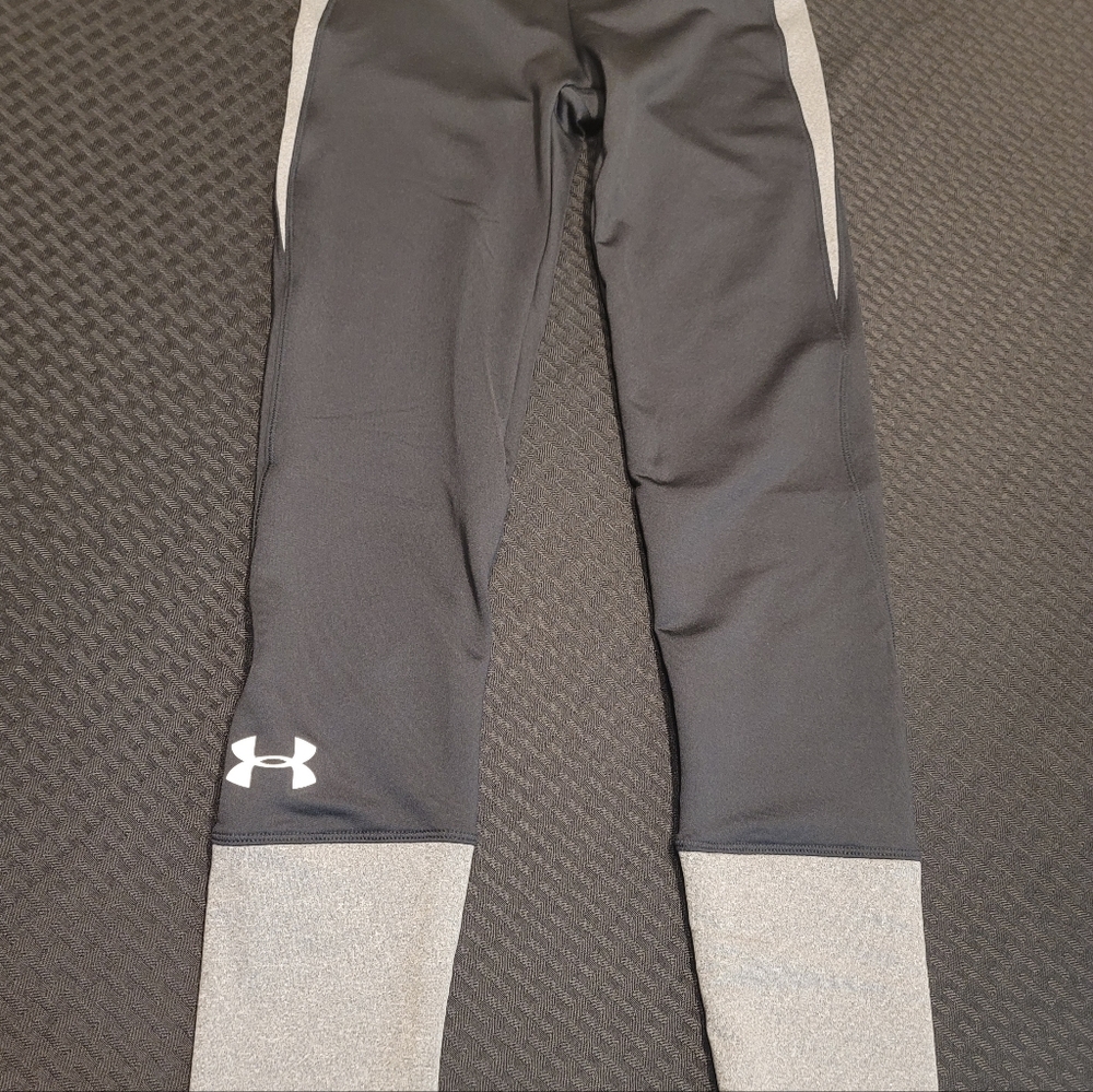 NWT: Under Armour Girls Leggings